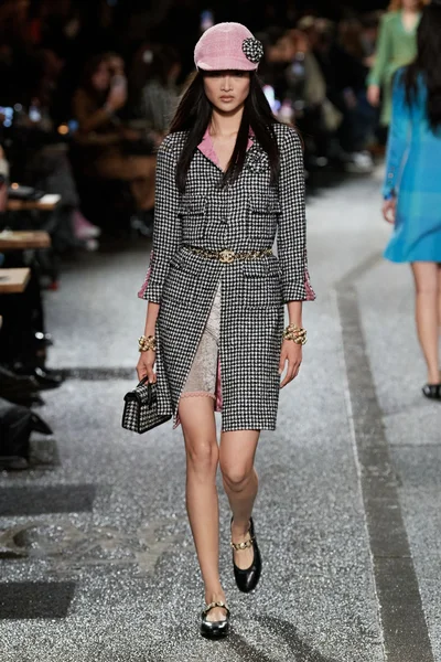 Look 7